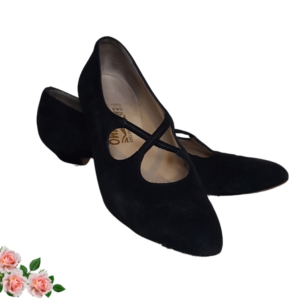 Salvatore Ferragamo black criss cross suede kitten 2” heel almond toe size 8.5